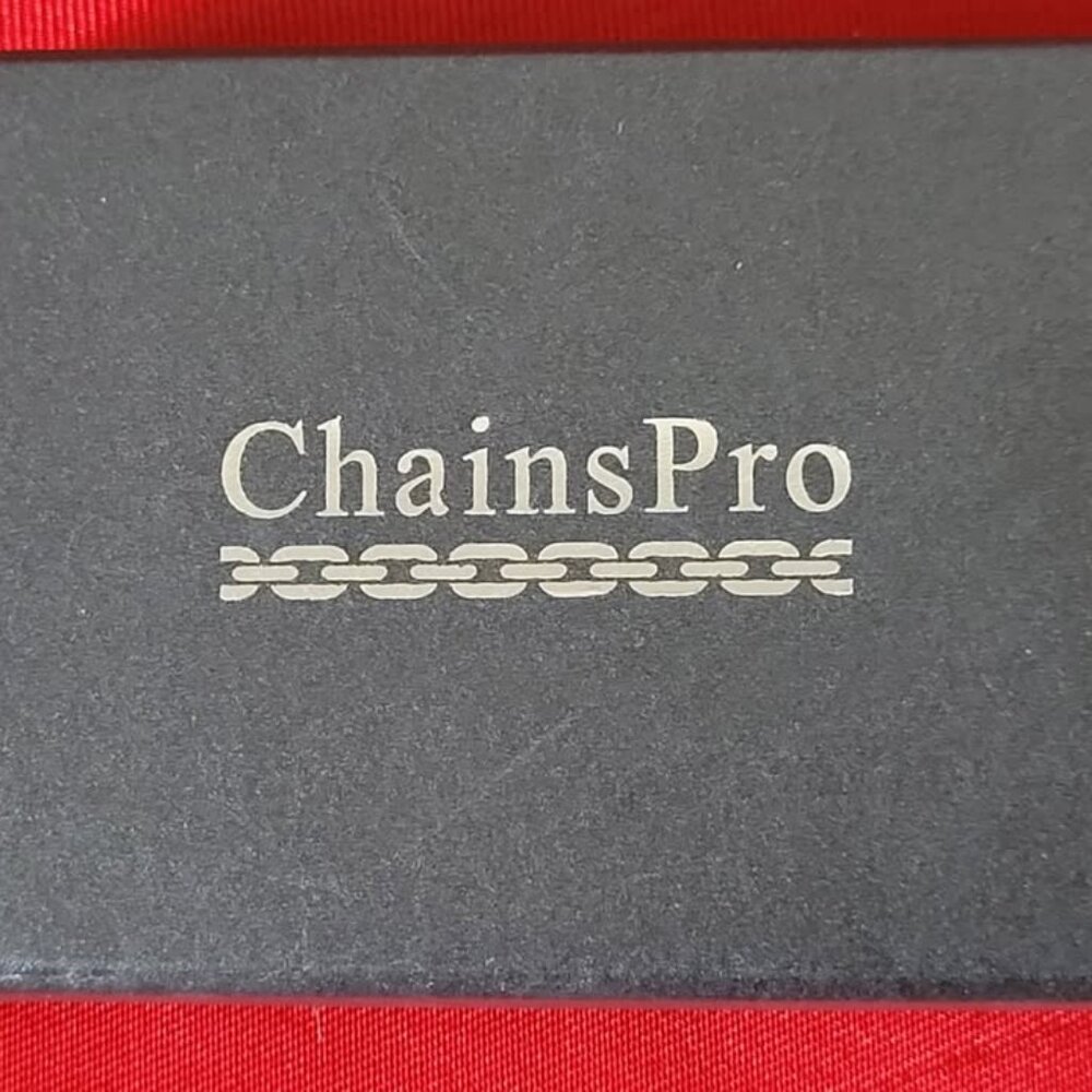 BRAND NEW, CHAINS PRO MOVIE PROP GOLD CHAIN!!!